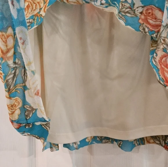 Woman's Cato Boho Floral/ cheetah print blouse with ruffles sleeves - Picture 8 of 9